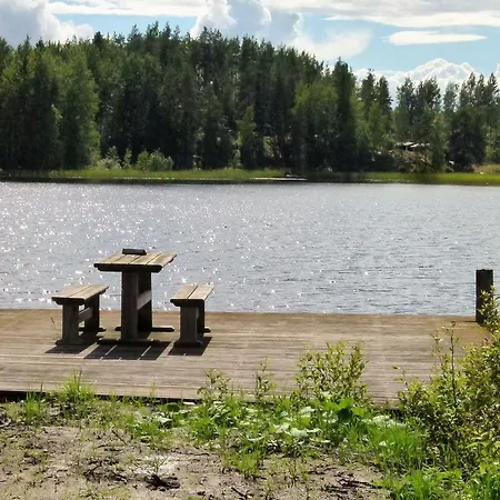 Vehmaanpirtti Chalet *