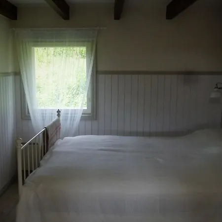 Vehmaanpirtti Chalet *