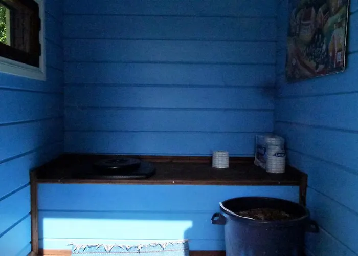 Vehmaanpirtti 木屋 *